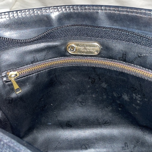 Authentic Valentino leather clutch - Picture 5 of 13